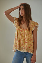 Load image into Gallery viewer, Solita Floral Top
